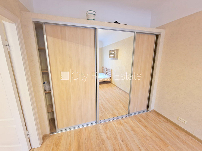 Pagalma māja, renovēta māja, slēgts pagalms, teritorijas iebrauktuves vārti aprīkoti ar Rīga - foto 20