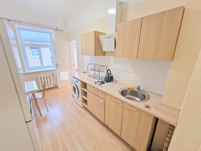 Pagalma māja, renovēta māja, slēgts pagalms, teritorijas iebrauktuves vārti aprīkoti ar Rīga - foto 12