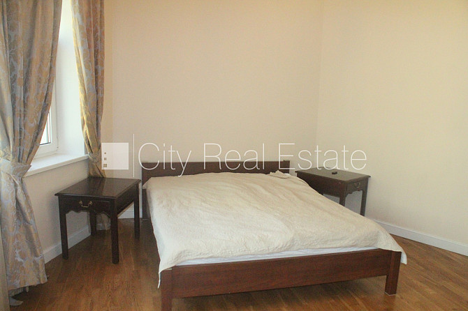 Фасадный дом, реновированный дом, закрытый двор, вход с улицы и со двора, лифт, Рига - изображение 10