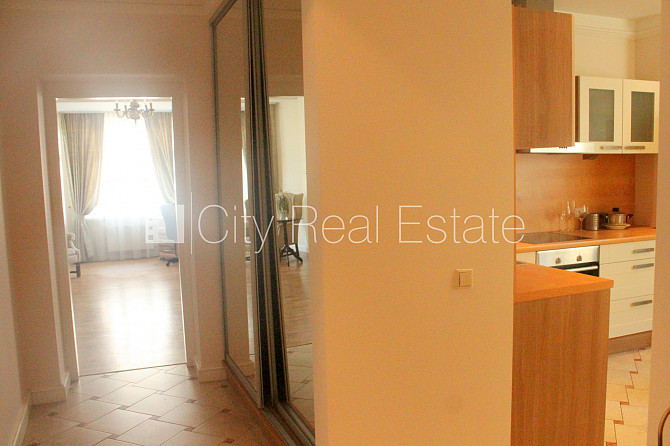 Фасадный дом, реновированный дом, закрытый двор, вход с улицы и со двора, лифт, Рига - изображение 20