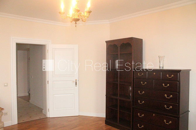 Фасадный дом, реновированный дом, закрытый двор, вход с улицы и со двора, лифт, Рига - изображение 6