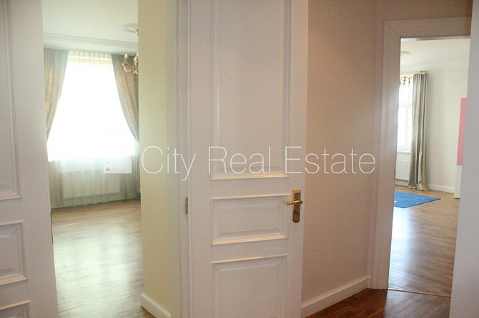 Фасадный дом, реновированный дом, закрытый двор, вход с улицы и со двора, лифт, Рига - изображение 13