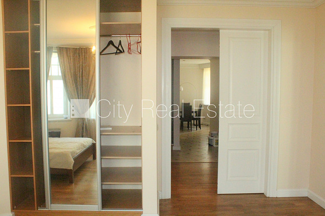 Фасадный дом, реновированный дом, закрытый двор, вход с улицы и со двора, лифт, Рига - изображение 11