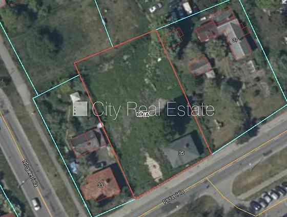 Территория обнесена забором, разрешено строить двухэтажное здание, разрешено Рига