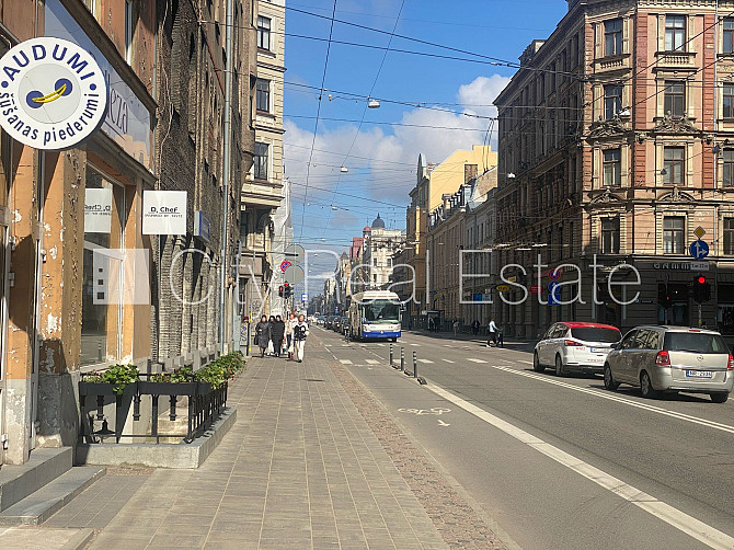 Фасадный дом, вход со двора, количество спален 1 шт., студио, кухня объединена с Рига - изображение 13