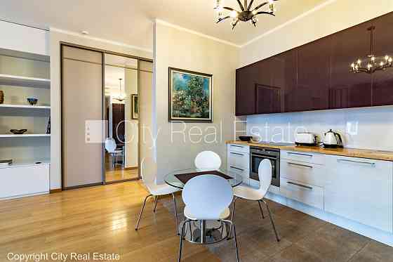 Новостройка, фасадный дом, благоустроенная озеленённая территория, закрытый Рига