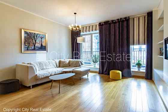 Новостройка, фасадный дом, благоустроенная озеленённая территория, закрытый Рига