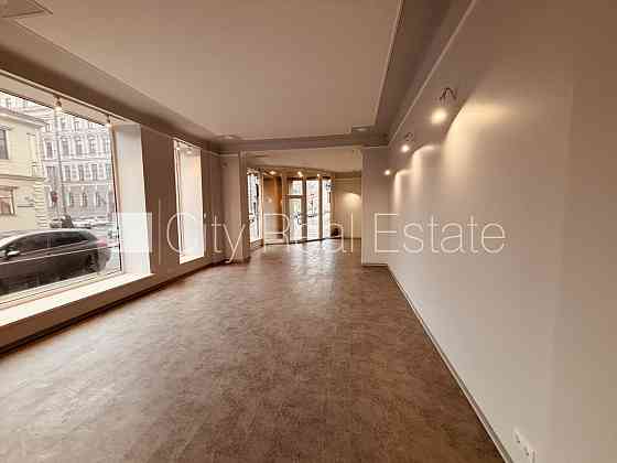 Фасадный дом, закрытый двор, отопление - воздушный теплонасос, бойлер для горячей Rīga