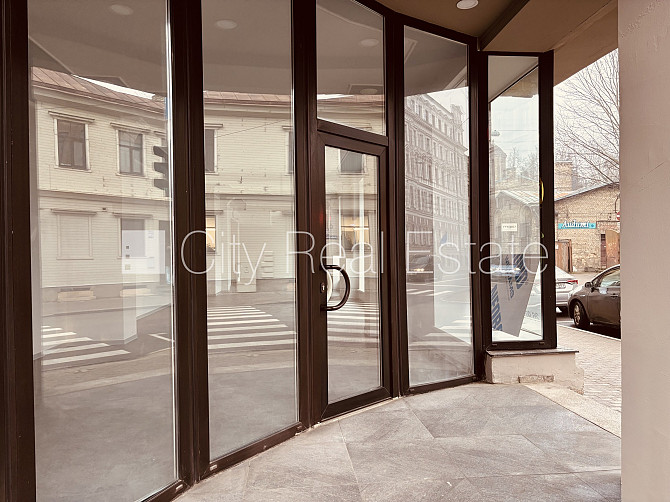 Фасадный дом, закрытый двор, отопление - воздушный теплонасос, бойлер для горячей Рига - изображение 3