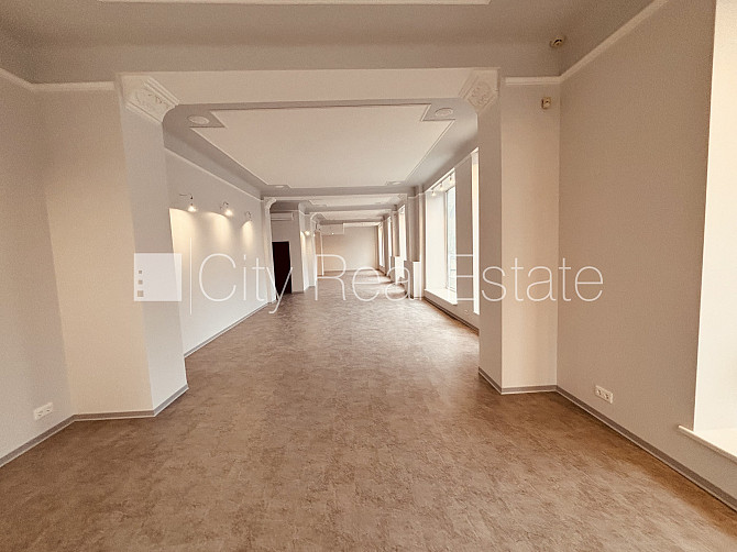 Фасадный дом, закрытый двор, отопление - воздушный теплонасос, бойлер для горячей Рига - изображение 1