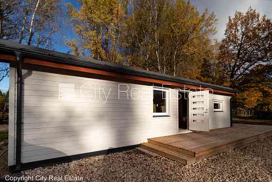 Частный дом, деревянный дом, энергоэффективный дом, места для нескольких машин, Rīga