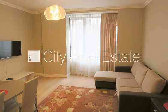 Новостройка, фасадный дом, благоустроенный озеленённый двор, закрытый двор, Rīga