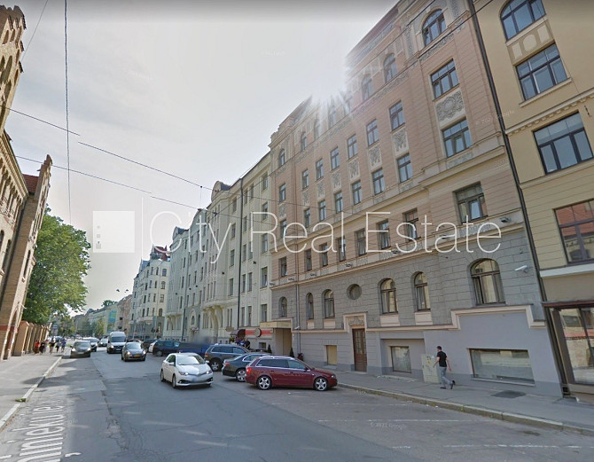 Fasādes māja, renovēta māja, slēgta teritorija, ieeja no ielas un pagalma, ir lifts, kāpņu Rīga - foto 14