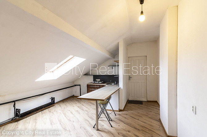 Fasādes māja, renovēta māja, ieeja no ielas, mansards, kāpņu telpa pēc kosmētiskā remonta, Rīga - foto 2