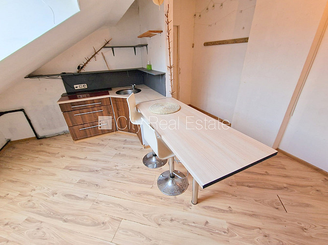 Fasādes māja, renovēta māja, ieeja no ielas, mansards, kāpņu telpa pēc kosmētiskā remonta, Rīga - foto 4