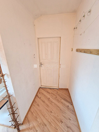 Fasādes māja, renovēta māja, ieeja no ielas, mansards, kāpņu telpa pēc kosmētiskā remonta, Rīga - foto 20