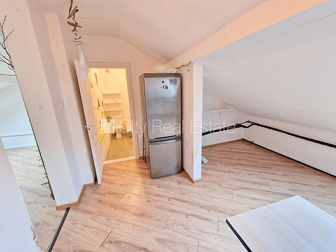 Fasādes māja, renovēta māja, ieeja no ielas, mansards, kāpņu telpa pēc kosmētiskā remonta, Rīga - foto 8