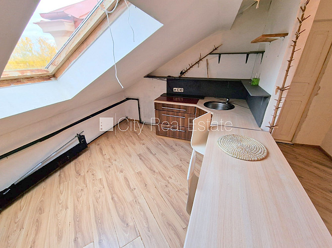 Fasādes māja, renovēta māja, ieeja no ielas, mansards, kāpņu telpa pēc kosmētiskā remonta, Rīga - foto 6