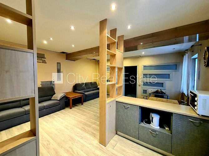 Fasādes māja, bezmaksas stāvvieta pagalmā, ieeja no pagalma, logi vērsti uz pagalma pusi, Rīga - foto 5