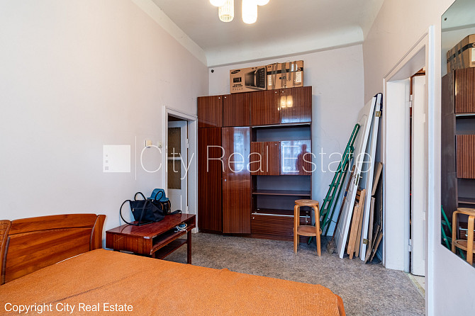 Pagalma ēka, slēgta teritorija, iežogota teritorija ar metāla sētu, garāža vienai Rīga - foto 9