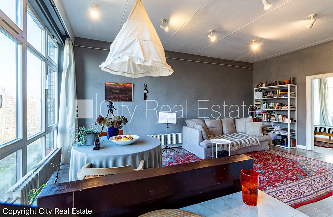 Fasādes māja, labiekārtots apzaļumots pagalms, vieta automašīnai, ieeja no ielas un pagalma, Rīga - foto 18