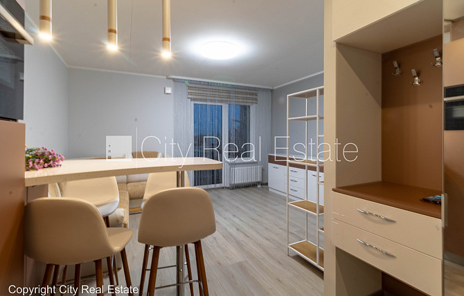 Jaunceltne, fasādes māja, labiekārtots apzaļumots pagalms, iežogota teritorija ar metāla Rīga - foto 2