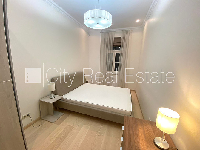 Kāpņu telpa pēc kosmētiskā remonta, guļamistabu skaits 1 gab., telpas izolētas, studio tipa, Rīga - foto 4