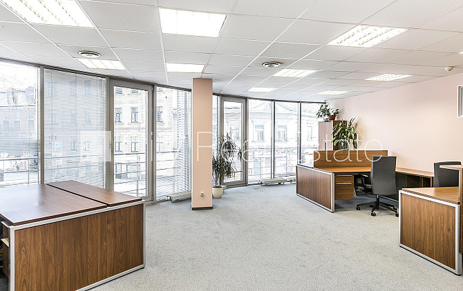 Projekts - Ģertrūdes 66, fasādes māja, ieeja no ielas, ir lifts, balkons, logi vērsti uz ielas Rīga - foto 2