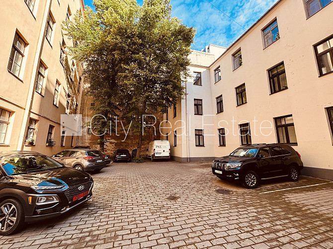 Renovēta māja, vieta automašīnai, objektu apsargā fiziskā apsardze, luksuss apartamenti , ir Rīga - foto 20