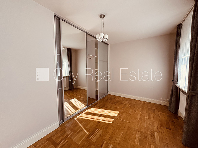 Renovēta māja, vieta automašīnai, objektu apsargā fiziskā apsardze, luksuss apartamenti , ir Rīga - foto 9