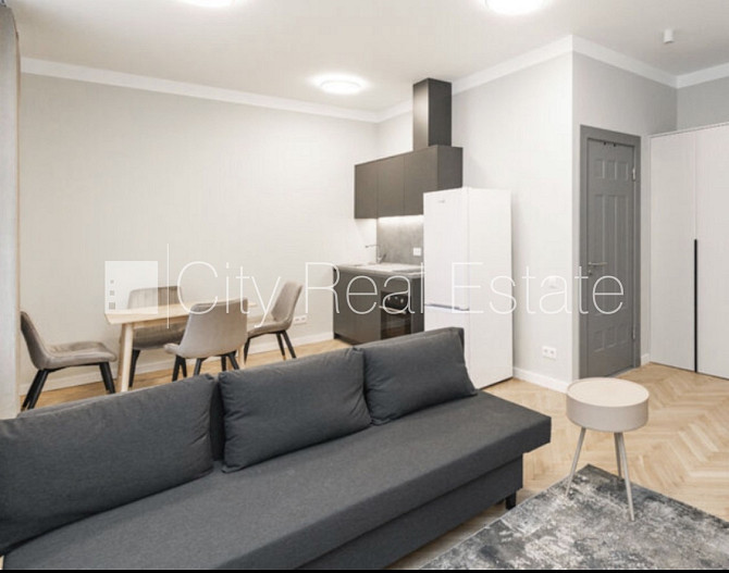 Fasādes māja, renovēta māja, ir lifts, logi vērsti uz ielas pusi, studio tipa, virtuve Rīga - foto 3