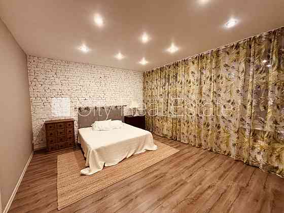 Фасадный дом, реновированный дом, закрытый двор, возможность аренды парковки, Rīga