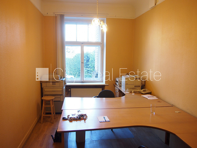 Дом во дворе, реновированный дом, закрытый двор, возможность аренды парковки, Рига - изображение 1