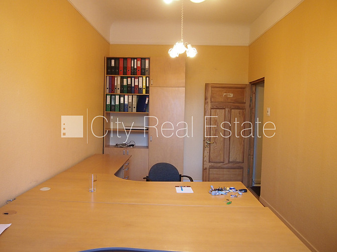 Дом во дворе, реновированный дом, закрытый двор, возможность аренды парковки, Рига - изображение 4