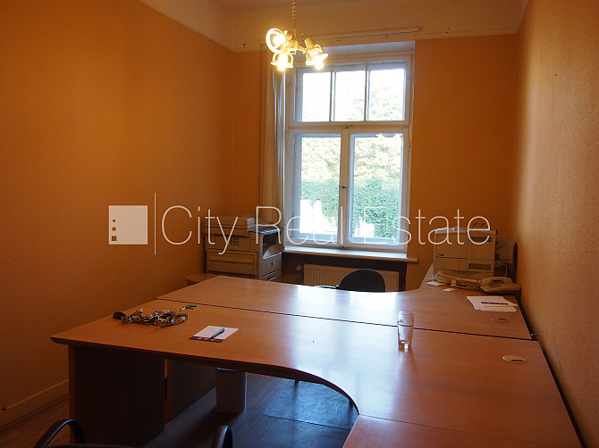 Дом во дворе, реновированный дом, закрытый двор, возможность аренды парковки, Рига - изображение 2