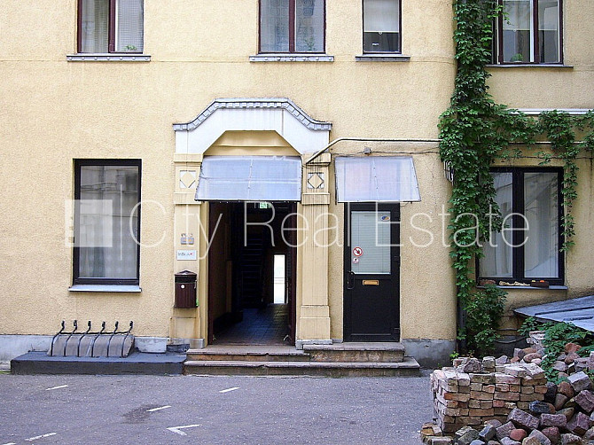 Дом во дворе, реновированный дом, закрытый двор, возможность аренды парковки, Рига - изображение 11