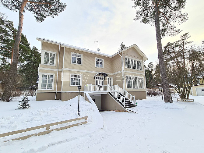 Благоустроенный озеленённый двор, въездные ворота оснащены автоматической Юрмала - изображение 18