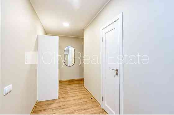 Фасадный дом, закрытый двор, окна выходят во двор, количество спален 2 шт., студио, Рига