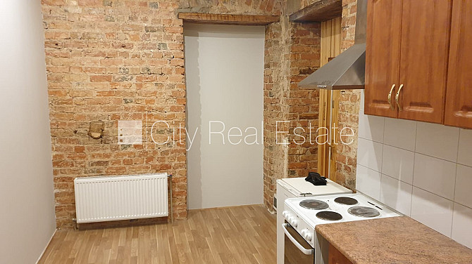 Фасадный дом, реновированный дом, вход со двора, лифт, окна выходят на улицу, Рига - изображение 19