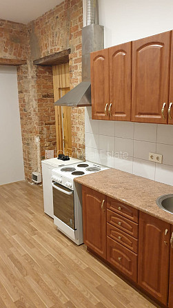 Фасадный дом, реновированный дом, вход со двора, лифт, окна выходят на улицу, Рига - изображение 20