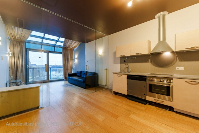 Pārdod 2 istabu dzīvokli ar kopējo platību 82,8 m (iekštelpu platība 65,3 m, terase 17,5 m). Rīga - foto 3