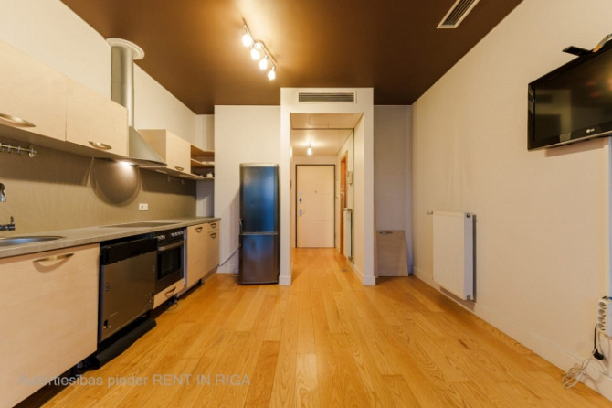 Pārdod 2 istabu dzīvokli ar kopējo platību 82,8 m (iekštelpu platība 65,3 m, terase 17,5 m). Rīga - foto 4