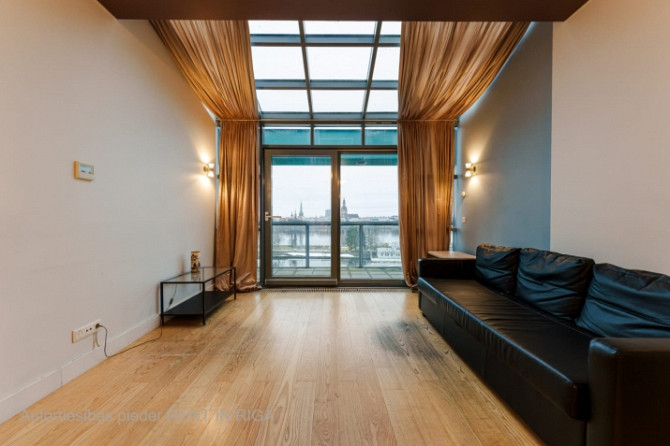 Pārdod 2 istabu dzīvokli ar kopējo platību 82,8 m (iekštelpu platība 65,3 m, terase 17,5 m). Rīga - foto 1