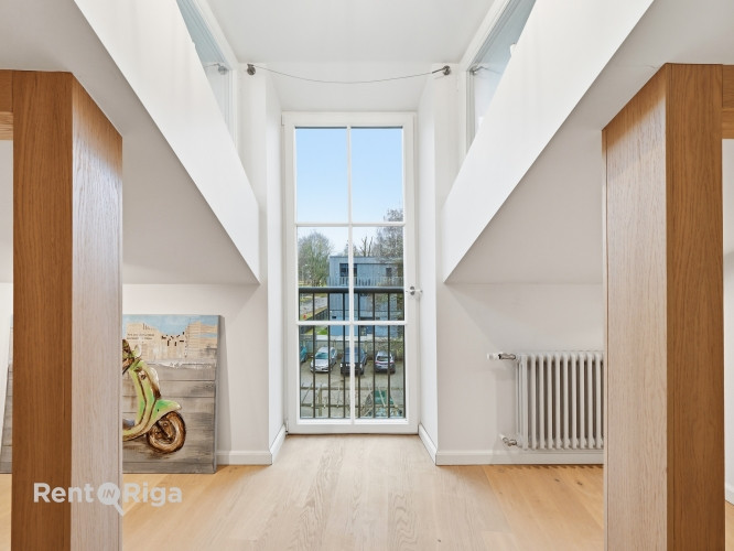 Izīrē plašu un elegantu mansarda dzīvokli ekskluzīvā vietā  Ogļu ielā 30, Rīgā.  Piedāvājumā unikāls Рига - изображение 10