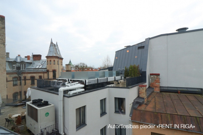 Piedāvājumā dzīvoklis ar izcilu lokāciju pašā Rīgas vēsturiskās daļas sirdī! Pretī Rīga - foto 9