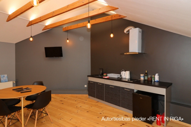 Piedāvājumā dzīvoklis ar izcilu lokāciju pašā Rīgas vēsturiskās daļas sirdī! Pretī Rīga - foto 7