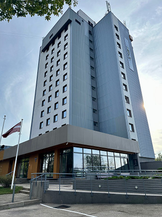 Tiek izīrēts gaišs un plašs studio tipa dzīvoklis 12 stāvu modernajā projektā. Mājas teritorijā... Рига - изображение 13