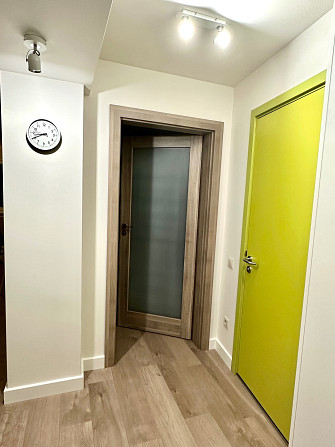 Tiek izīrēts gaišs un plašs studio tipa dzīvoklis 12 stāvu modernajā projektā. Mājas teritorijā... Рига - изображение 6