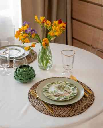 Izīrē gaišu un mājīgu studio tipa dzīvokli ar burvīgu balkonu Rīgas centrā.  Šis stilīgais, pilnībā  Рига