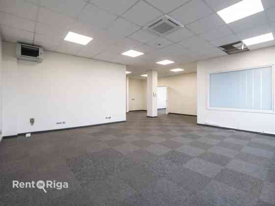 Aрендa офисных помещений в бизнес-центре Mūkusalas.  Современные, светлые и легко Rīga